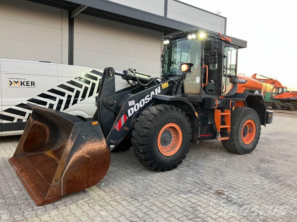 Doosan DL 280-7 Pale gommate