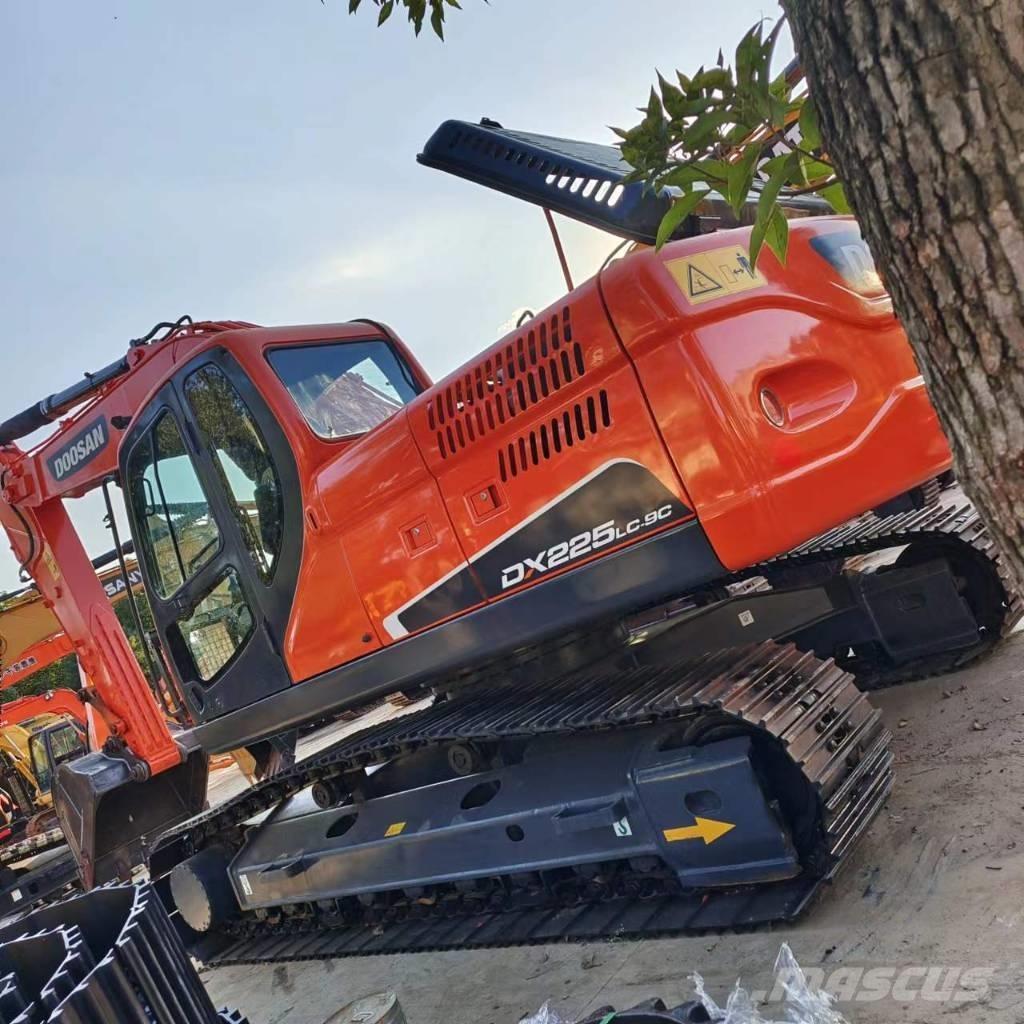Doosan DX 225 LC Escavatori cingolati