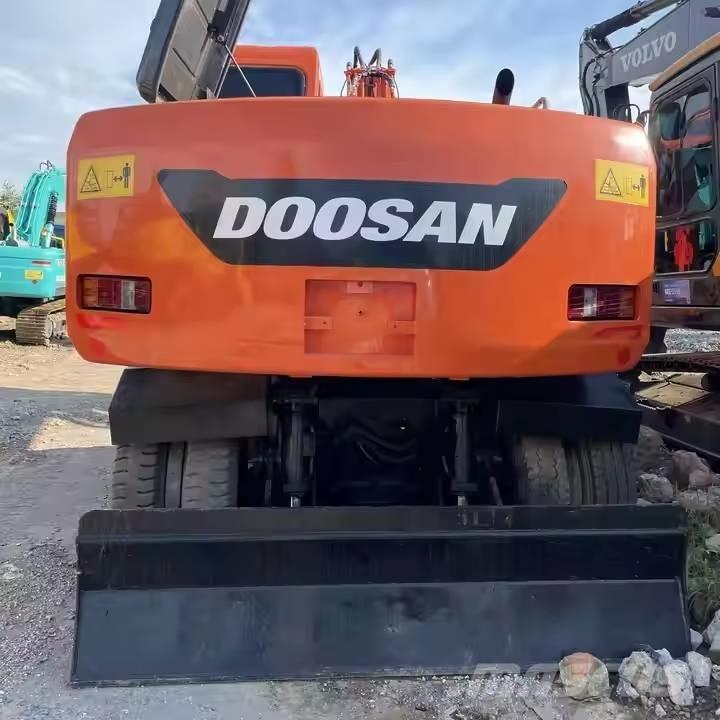 Doosan DX150W-9C Escavatori gommati