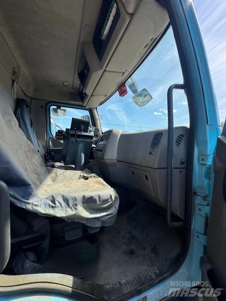 DAF LF 220 Autocarro spazzatrice