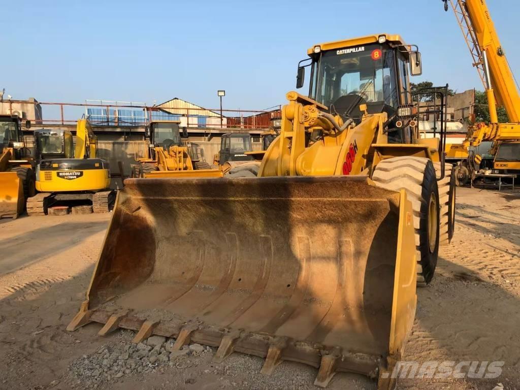 CAT 966H Pale gommate