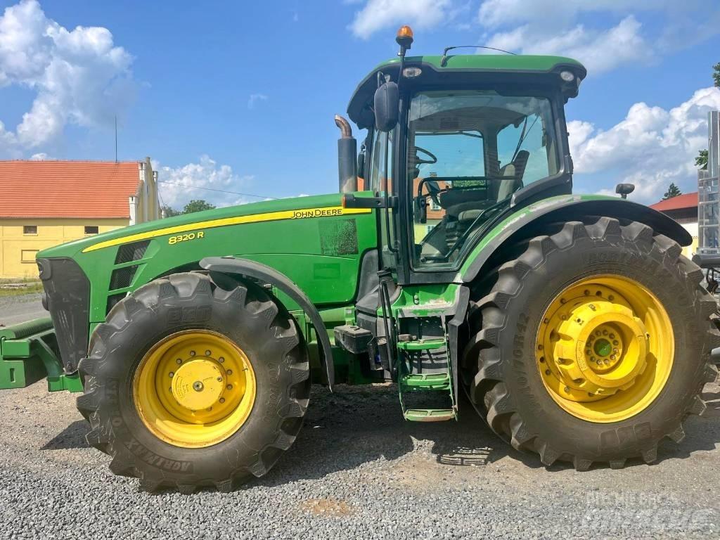 John Deere 8320 R Trattori