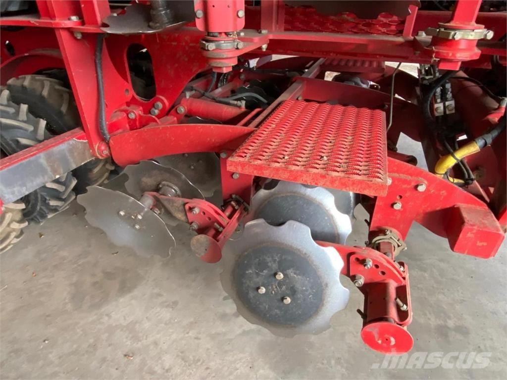 Horsch Pronto 7 DC Perforatrici