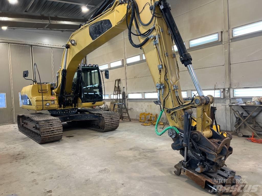 CAT 323 D L Escavatori cingolati