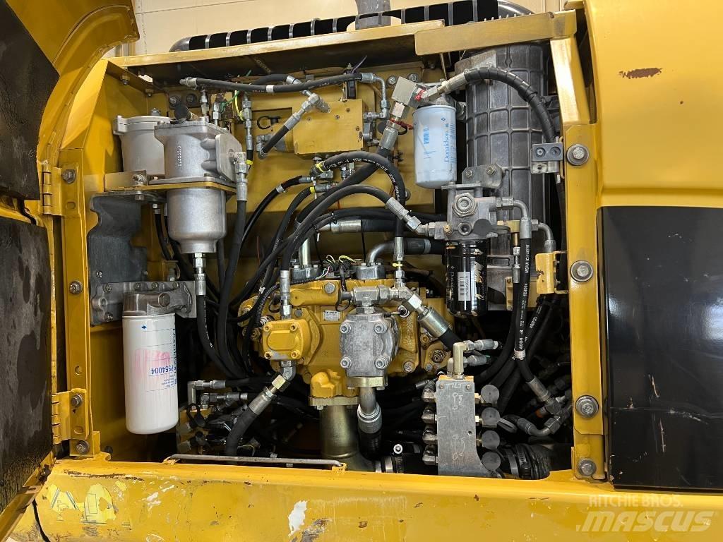 CAT 323 D L Escavatori cingolati