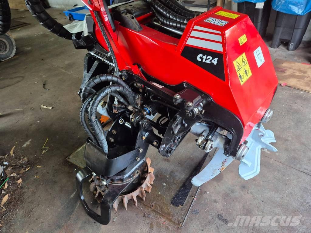 Komatsu C 124 Decespugliatrici e trinciatrici idrauliche