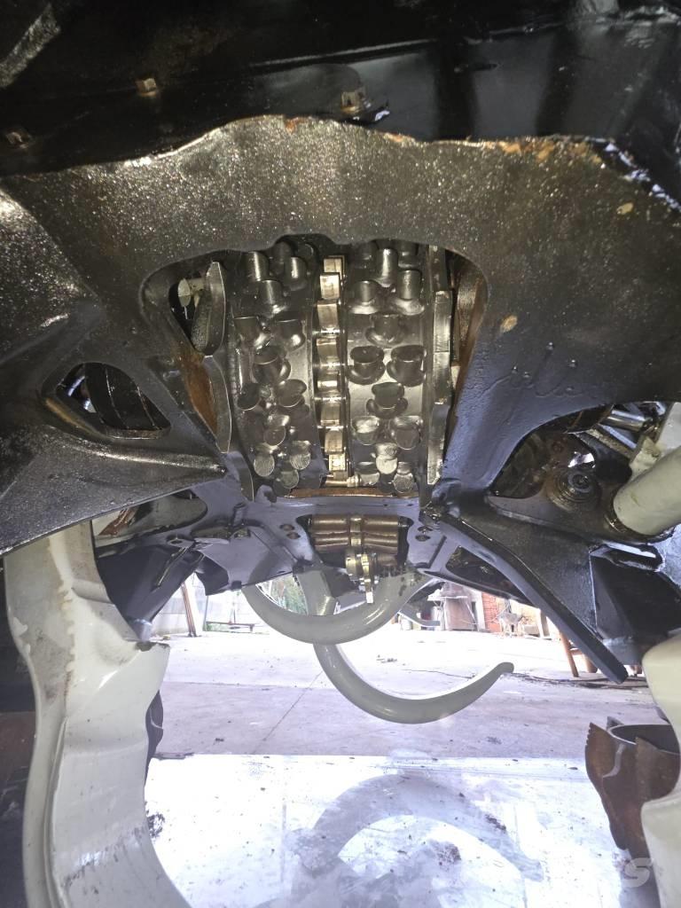 Komatsu C 124 Decespugliatrici e trinciatrici idrauliche