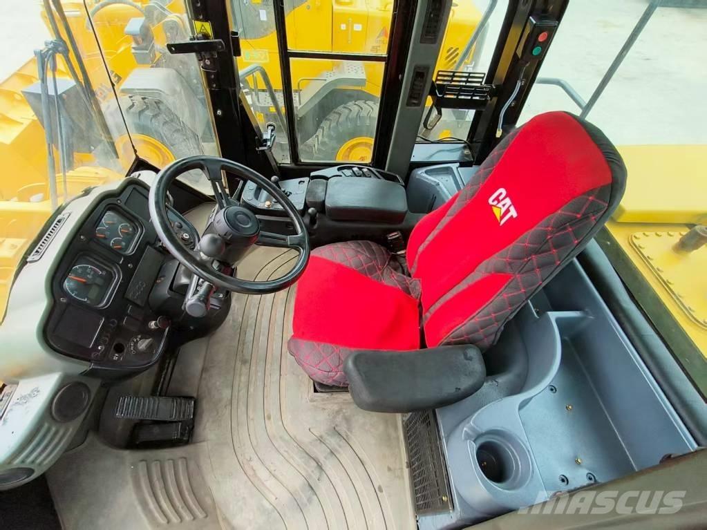 CAT 966 H Pale gommate