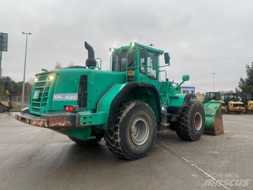 Doosan DL 420-3 Pale gommate