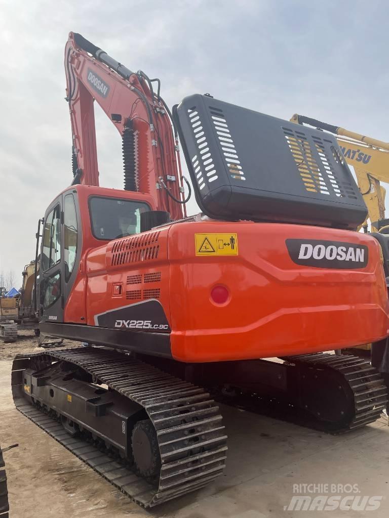 Doosan DX 225LC-9C Escavatori cingolati
