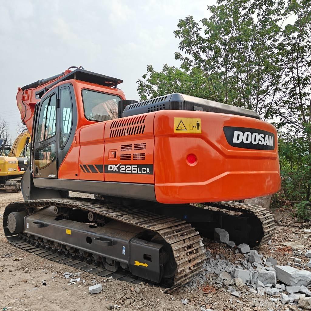 Doosan DX225-9C Escavatori cingolati