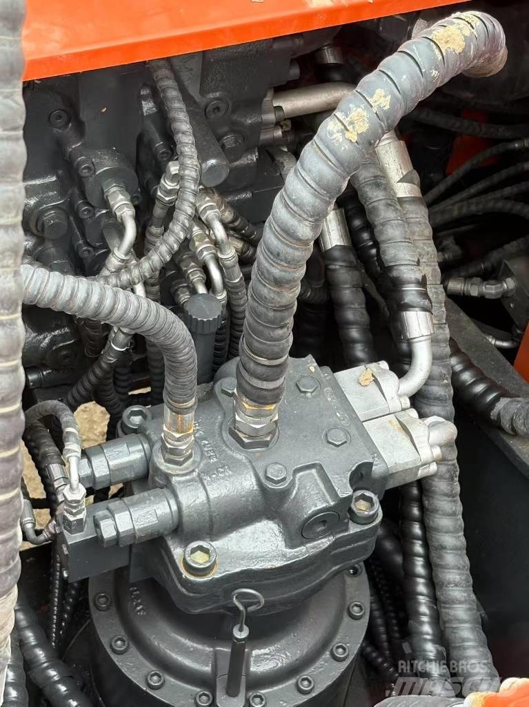 Doosan DX225LC-9C Escavatori cingolati