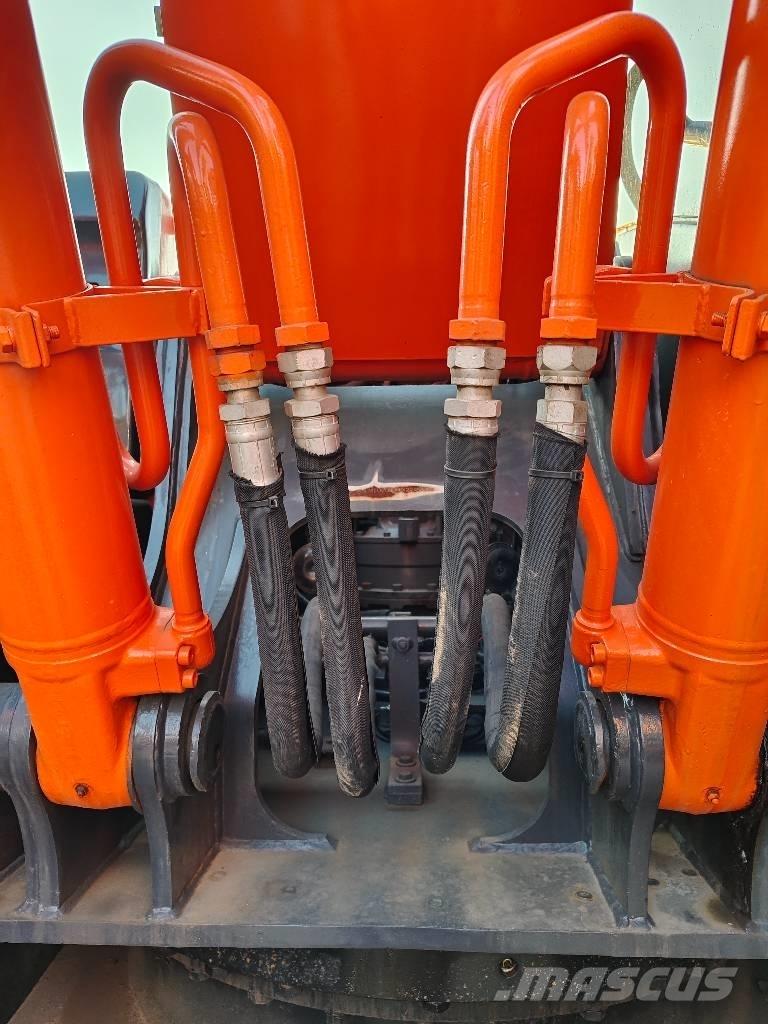 Hitachi ZX 210 Escavatori cingolati