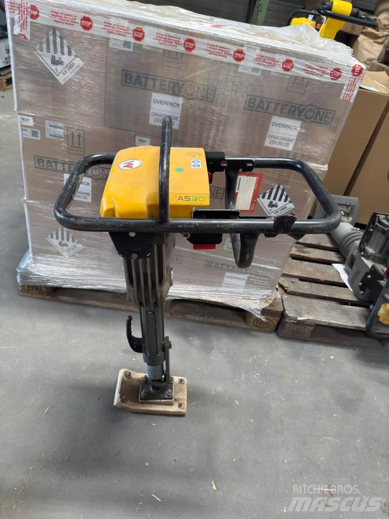 Wacker Neuson AS30e Vibrocostipatore verticale
