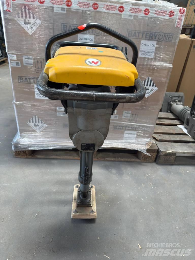 Wacker Neuson AS30e Vibrocostipatore verticale