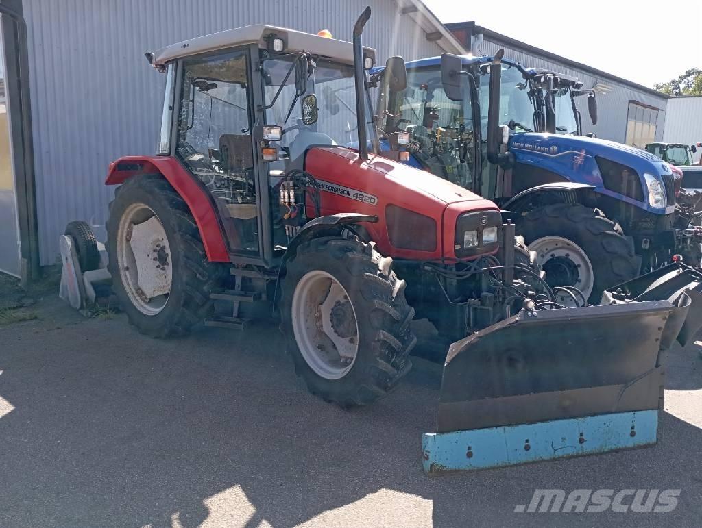 Massey Ferguson 4220 Trattori