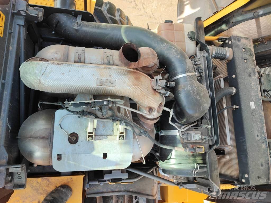 Volvo L 120 H Pale gommate