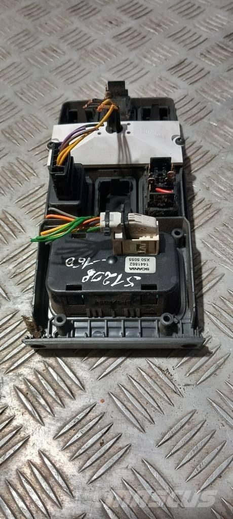 Scania 94 D.   1441862 Cabine e interni