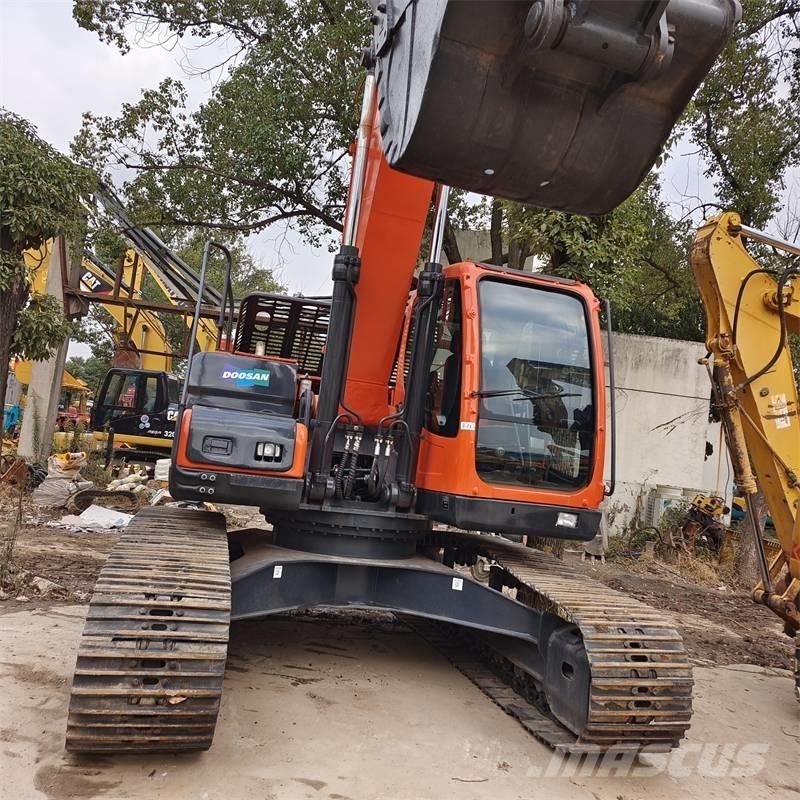 Doosan DX 225 Escavatori cingolati