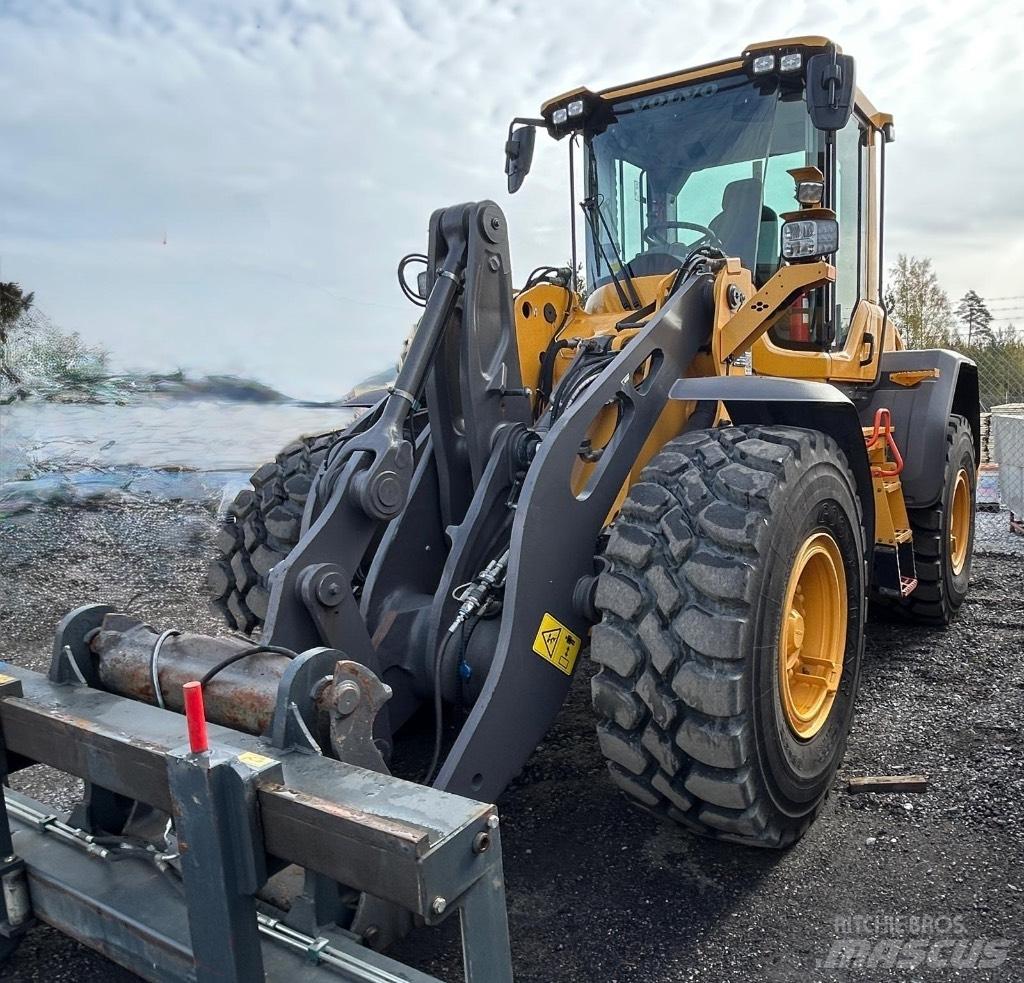Volvo L 90 H Pale gommate
