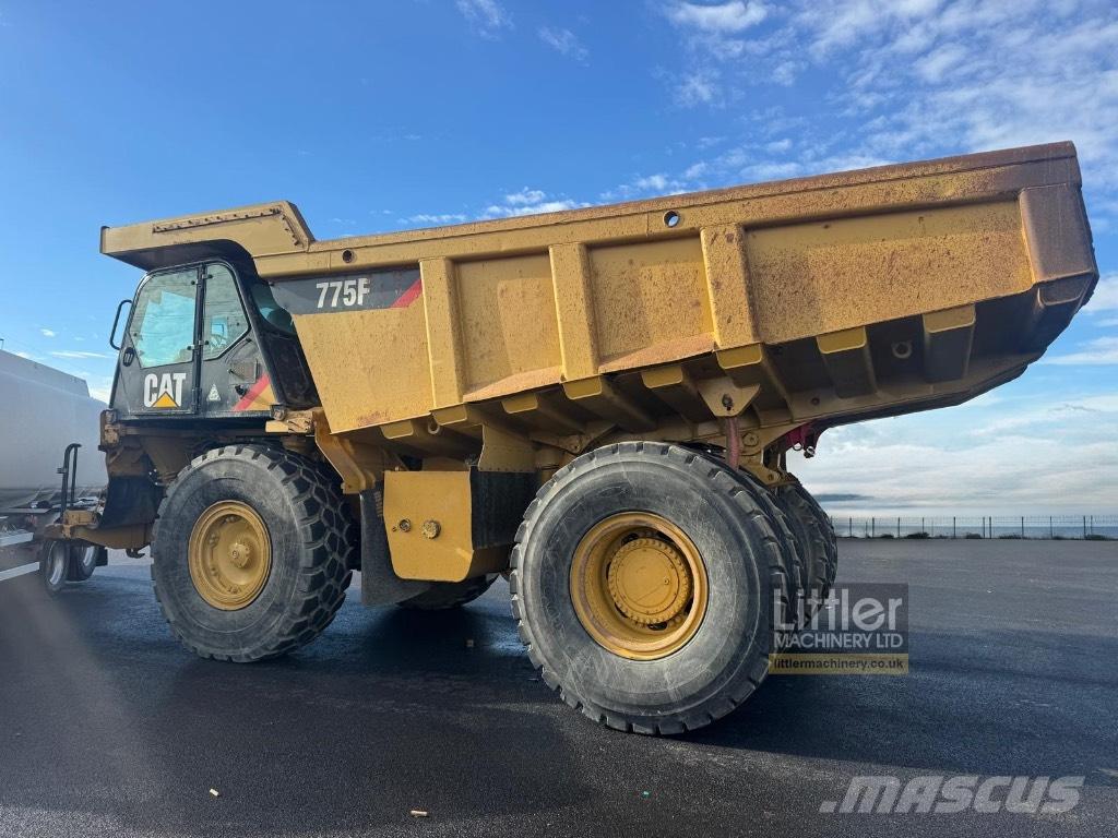 CAT 775 F Dumper a telaio rigido