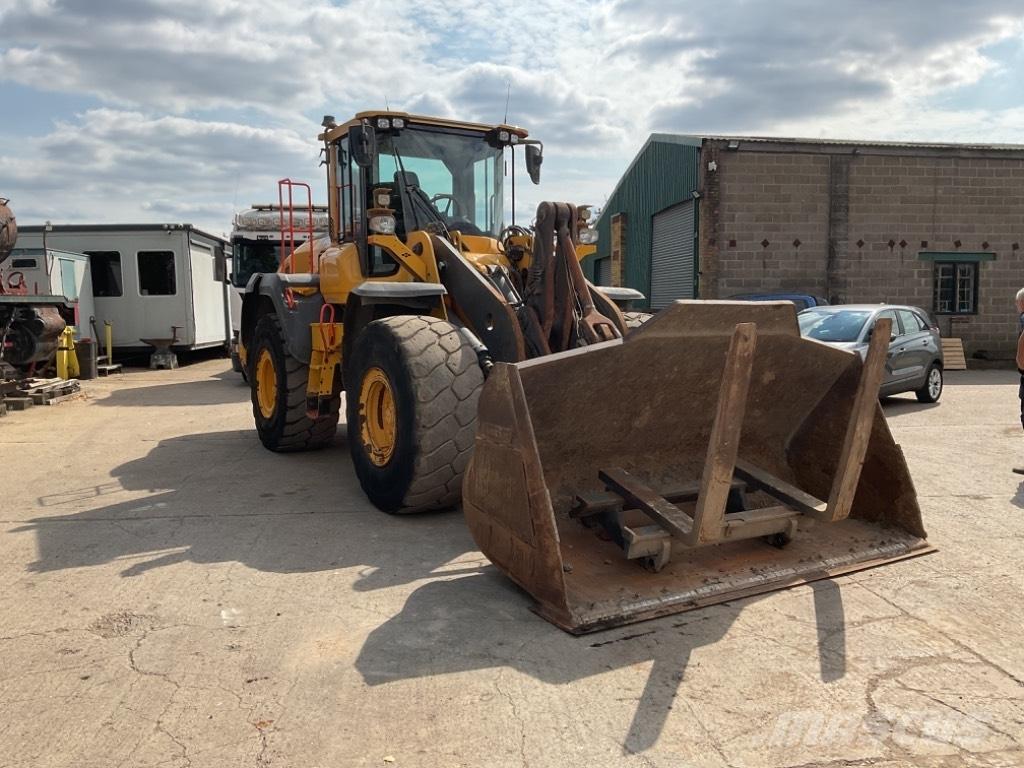 Volvo L110H Pale gommate