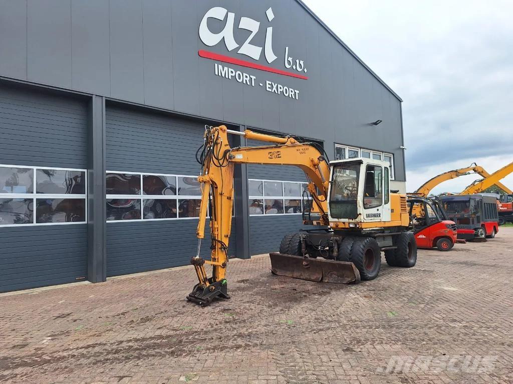 Liebherr A312 Escavatori gommati