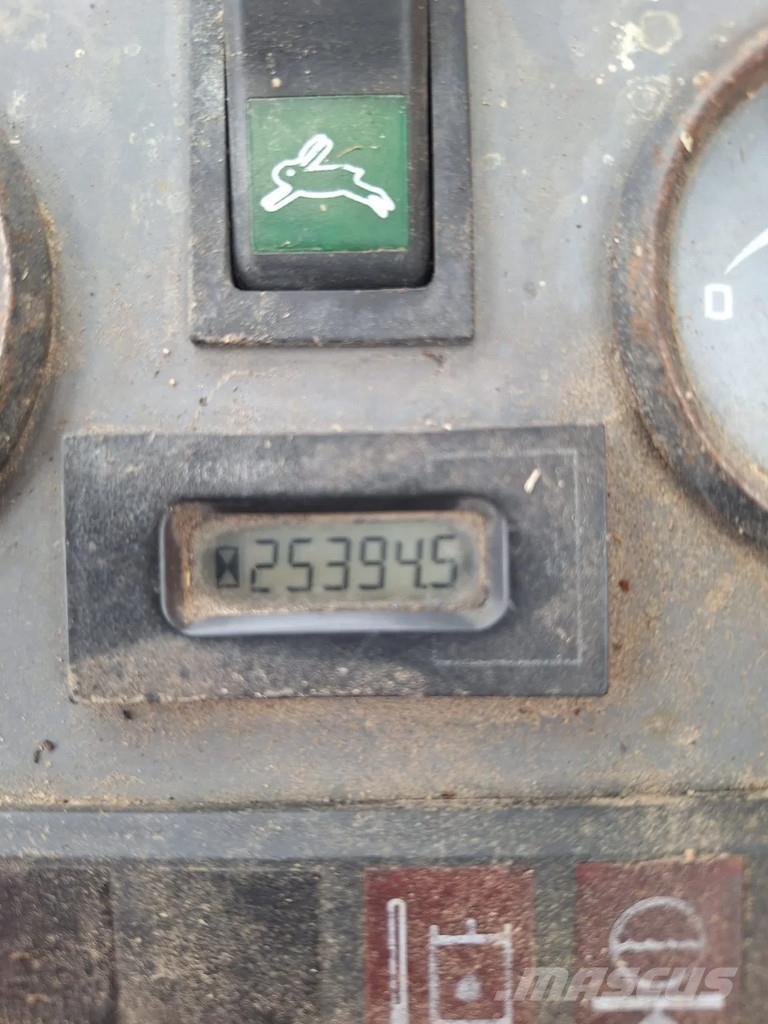 Liebherr A312 Escavatori gommati