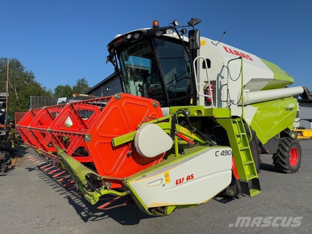 CLAAS Tucano 420 Mietitrebbiatrici