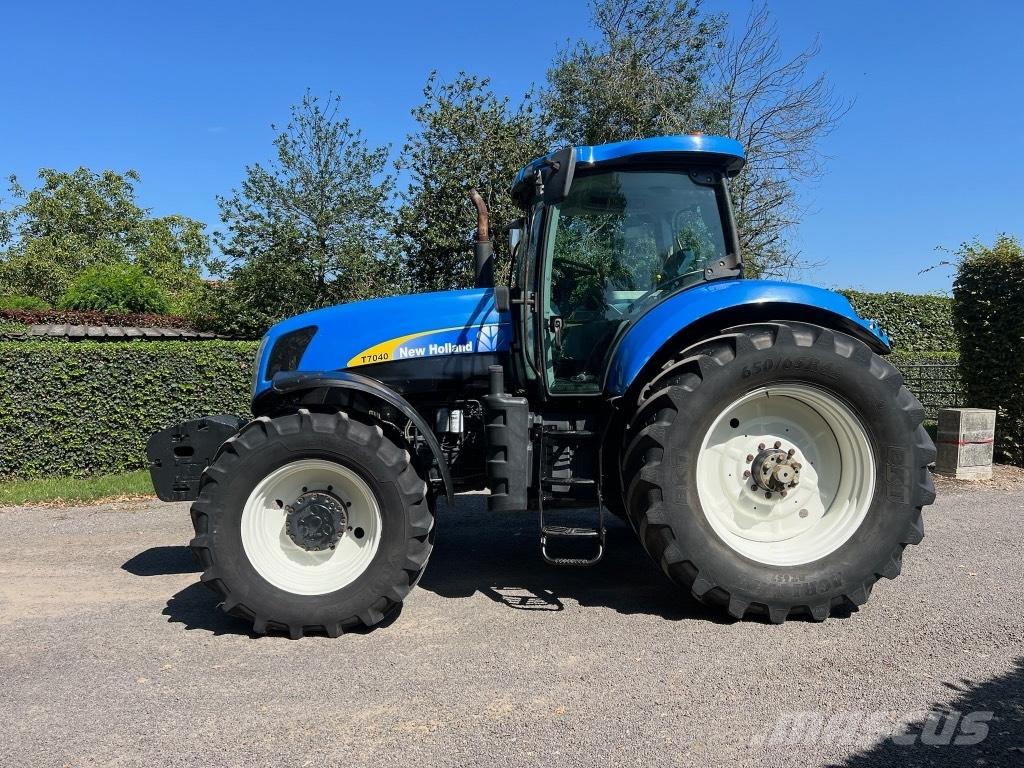 New Holland T 7040 Trattori