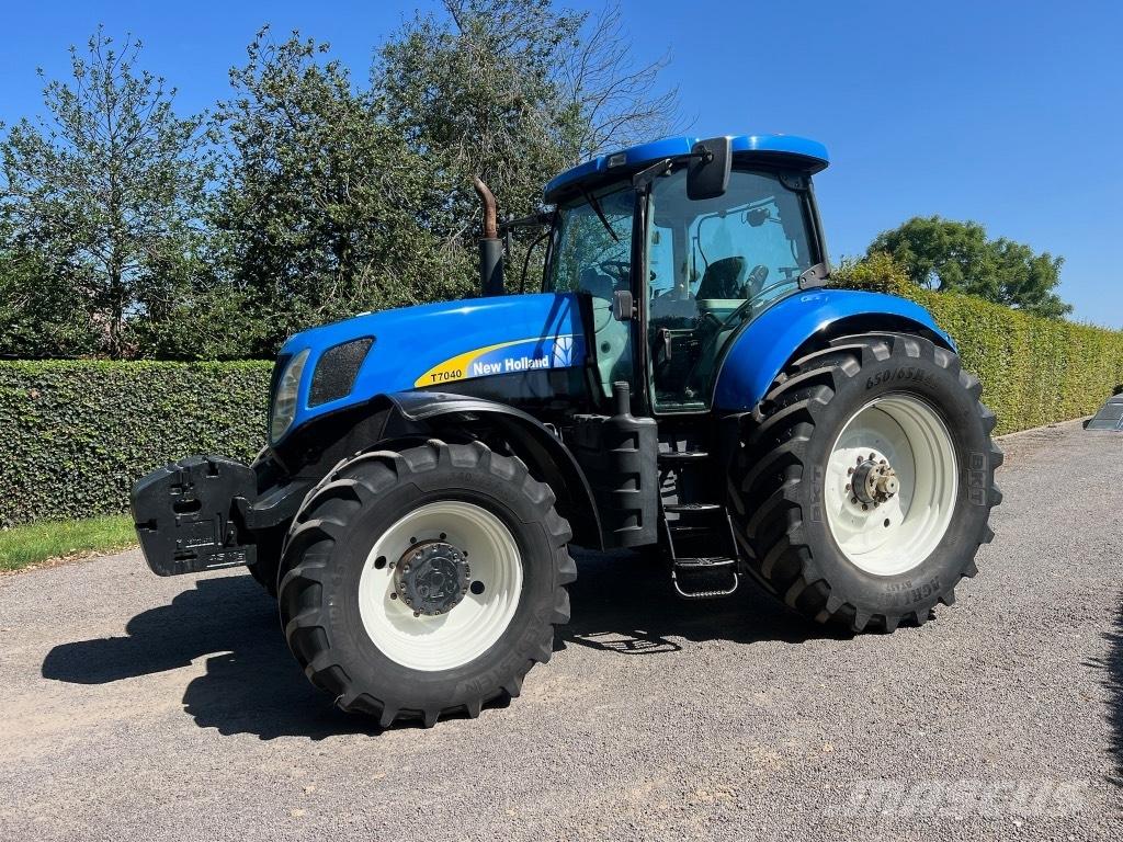 New Holland T 7040 Trattori