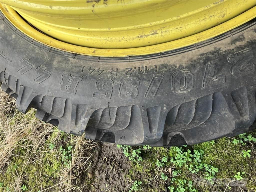 Taurus 270/95R44 Pneumatici, ruote e cerchioni