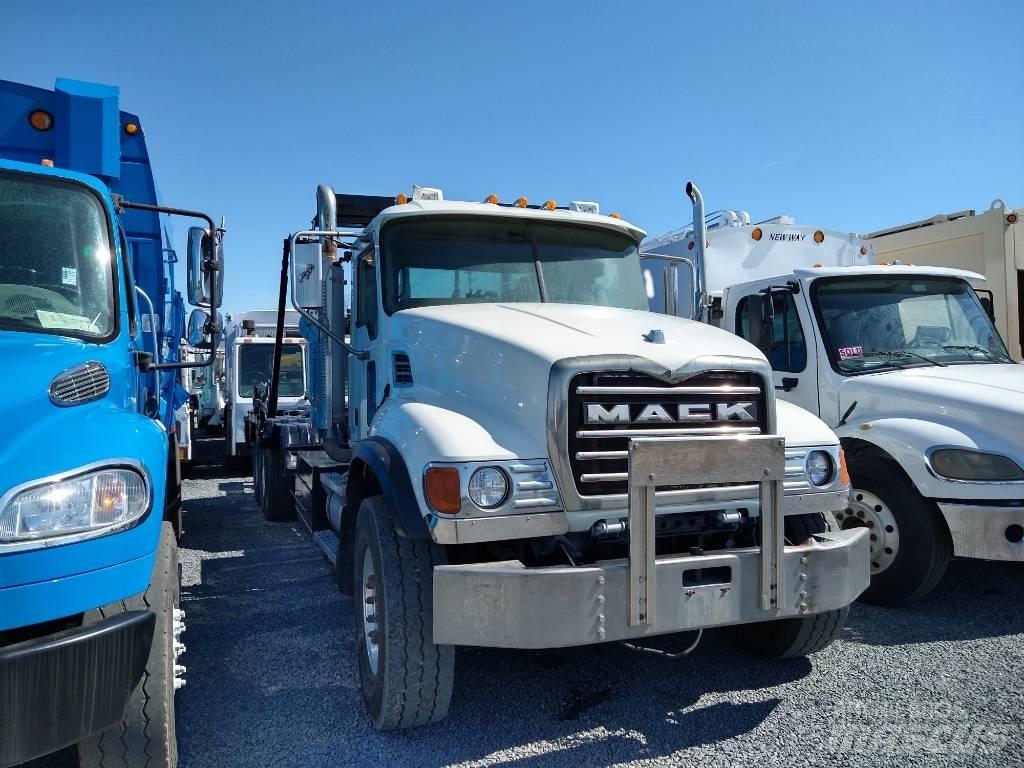Mack GRANITE CV713 Camion dei rifiuti