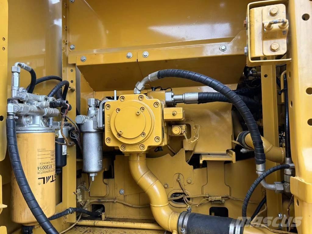 CAT 320 Escavatori cingolati