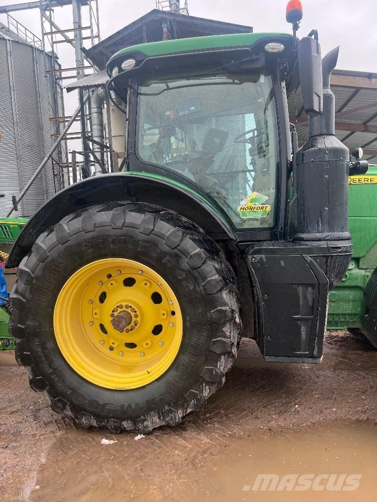 John Deere 8320 R Trattori