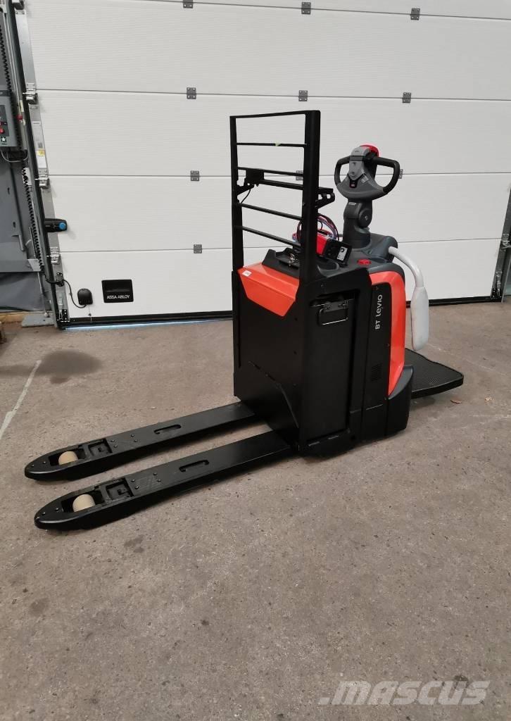 Toyota LPE220 Carrelli elevatori bassi a piattaforma