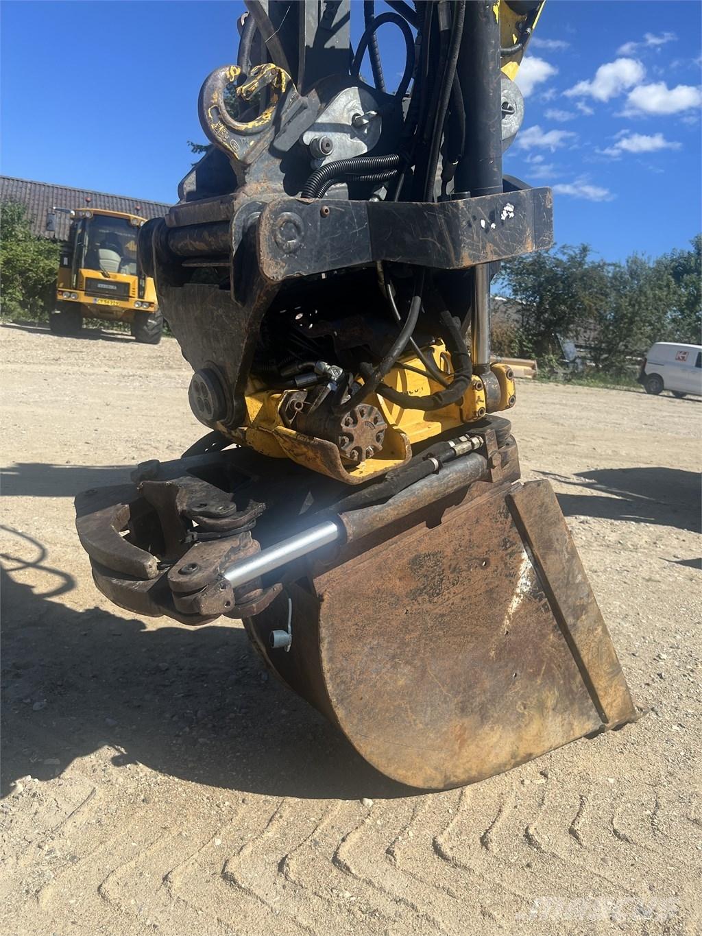 Wacker Neuson EW 100 Escavatori gommati