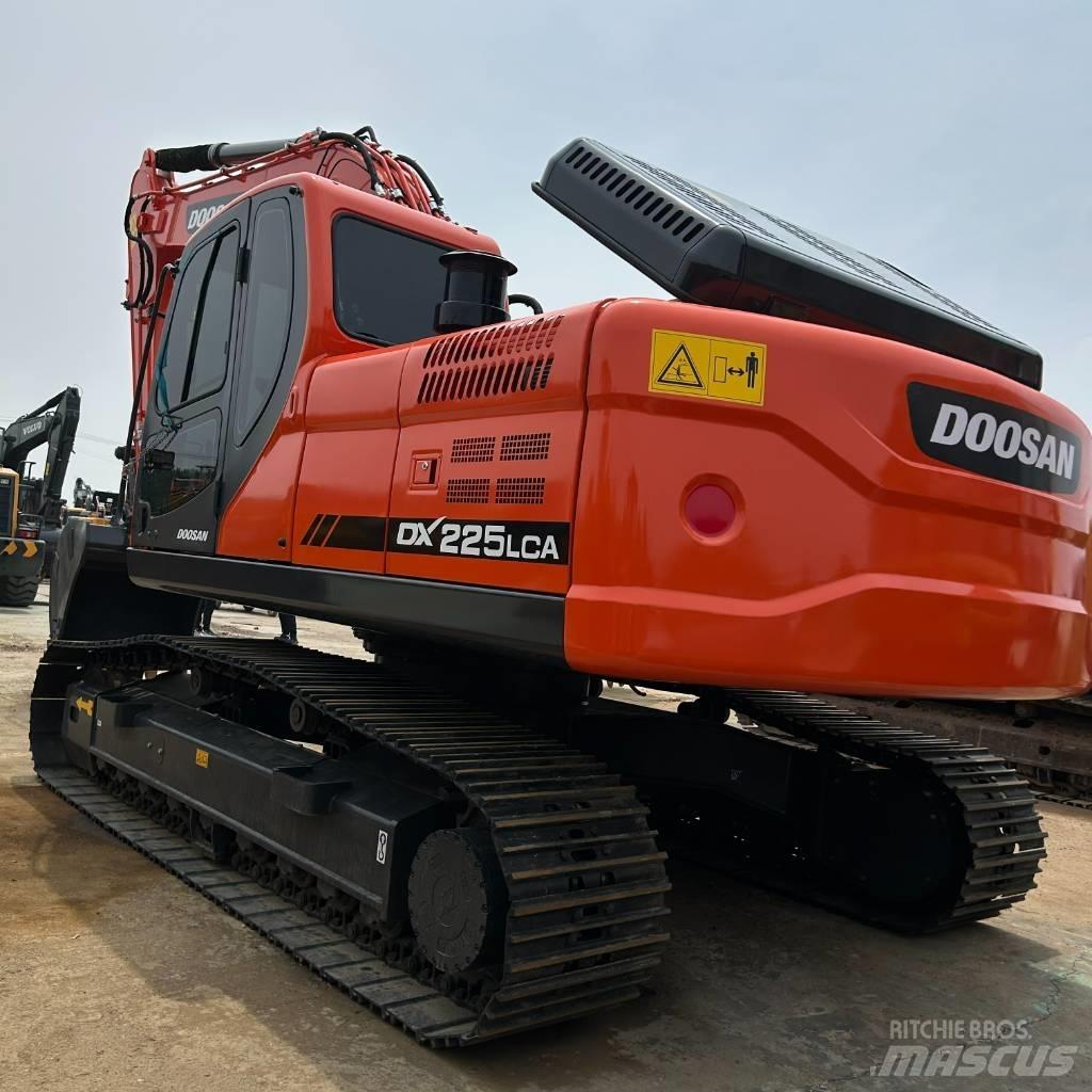 Doosan DX 225 LC Escavatori cingolati