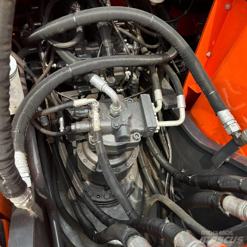 Doosan DX 225 LC Escavatori cingolati