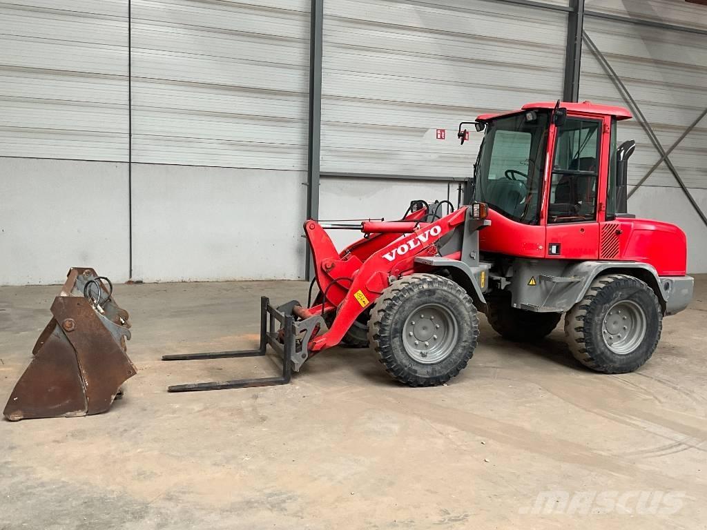 Volvo L 30 G Pale gommate