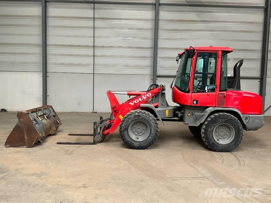 Volvo L 30 G Pale gommate