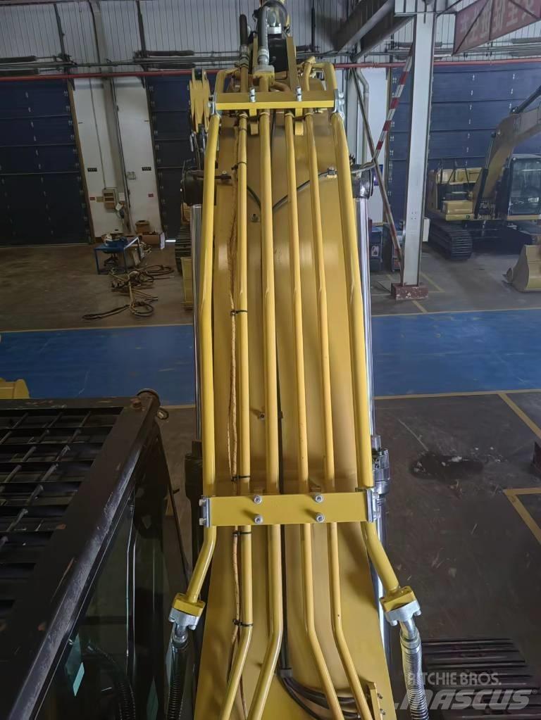 CAT 323 Escavatori cingolati