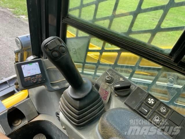Gehl VT320 Mini Pale Gommate