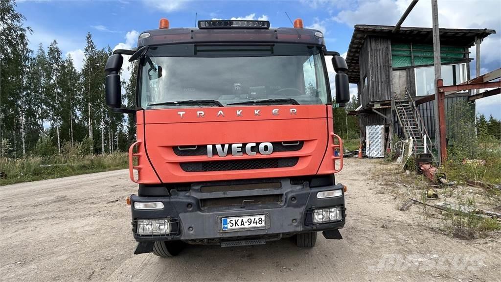Iveco Trakker Camion con sponde ribaltabili