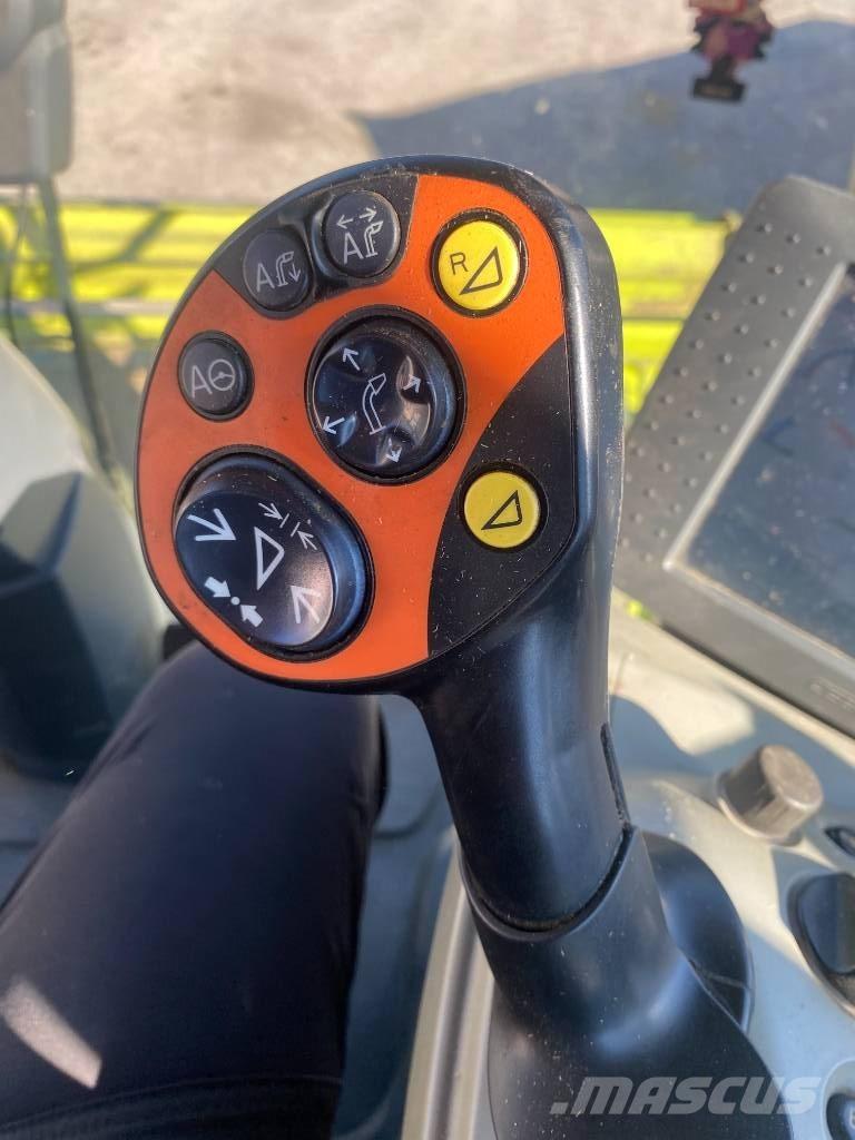 CLAAS Jaguar 950 Trince semoventi