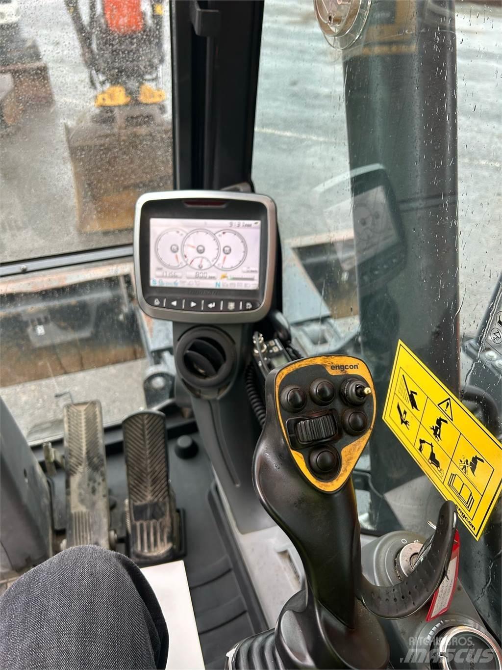 Doosan DX170W-5 Escavatori cingolati