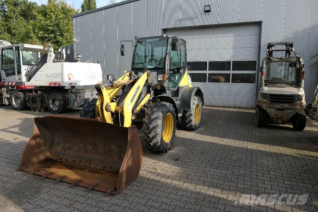 Komatsu WA 100 M-5 Pale gommate