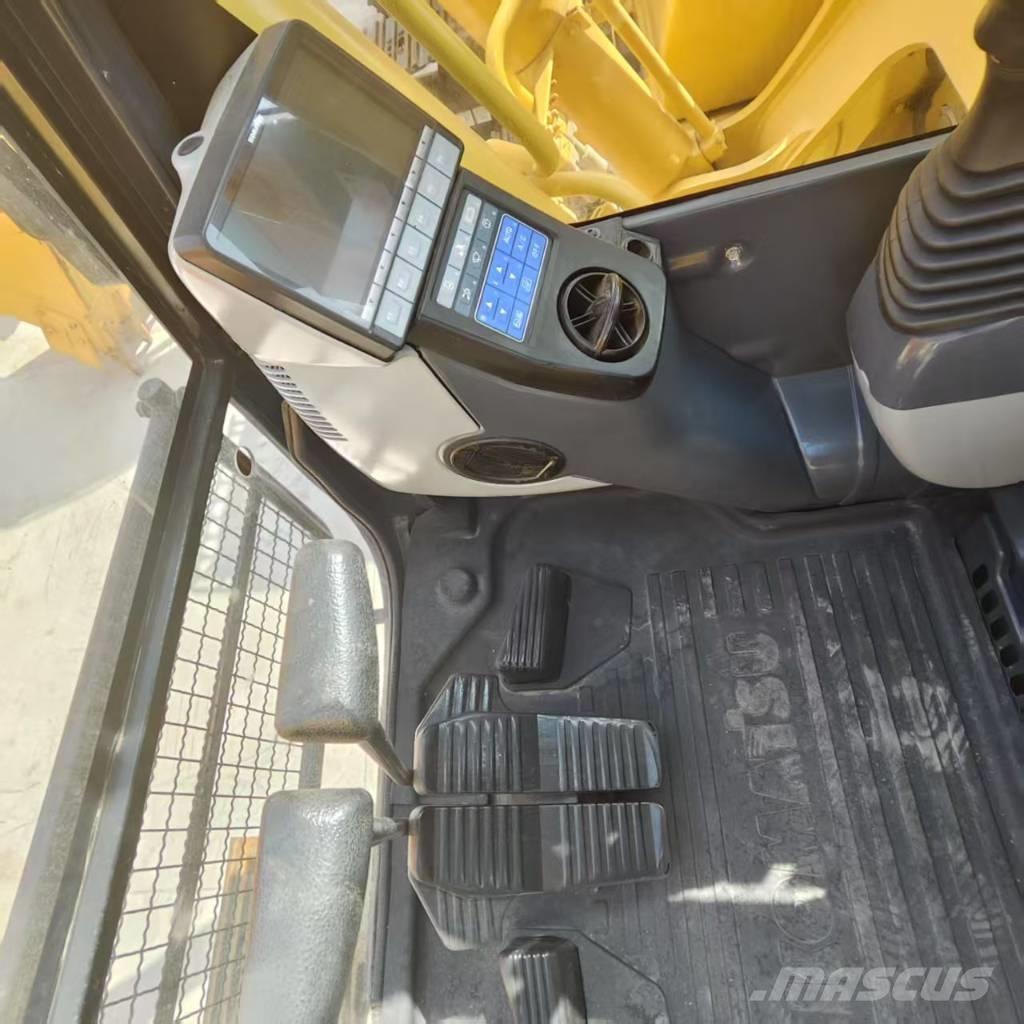 Komatsu PC 220-8 Escavatori cingolati
