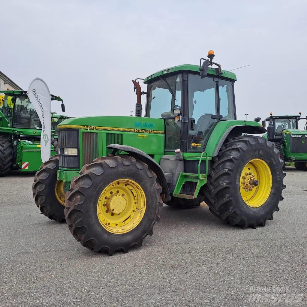 John Deere 7700 Trattori