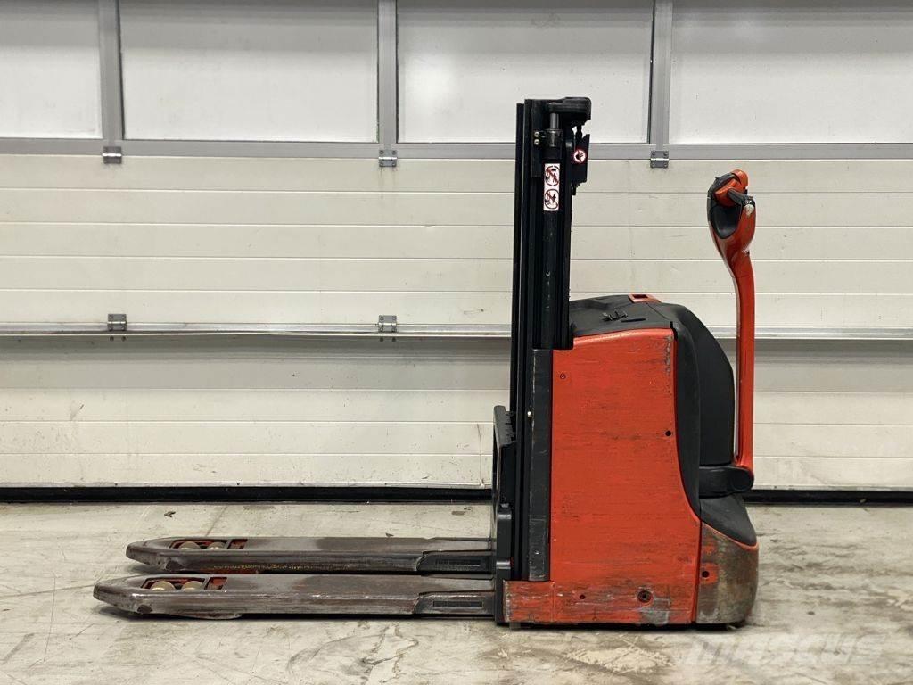 Linde D08 Transpallet uomo a terra